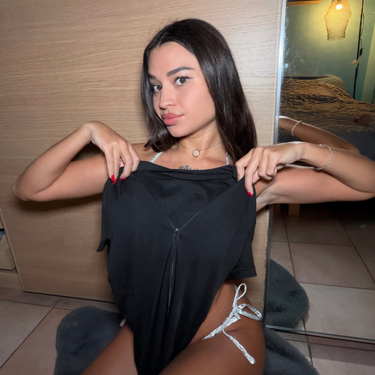 Vidéo striptease solo